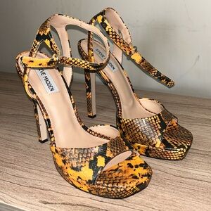 STEVE MADDEN Yellow Snakeskin Platform Square Toe Stiletto Sandal
